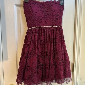 Elegant Burgundy Lace Prom Dress